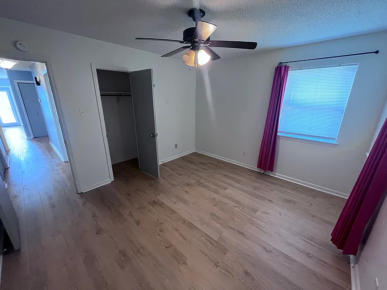 113 Cornwall Ct — Photo 26