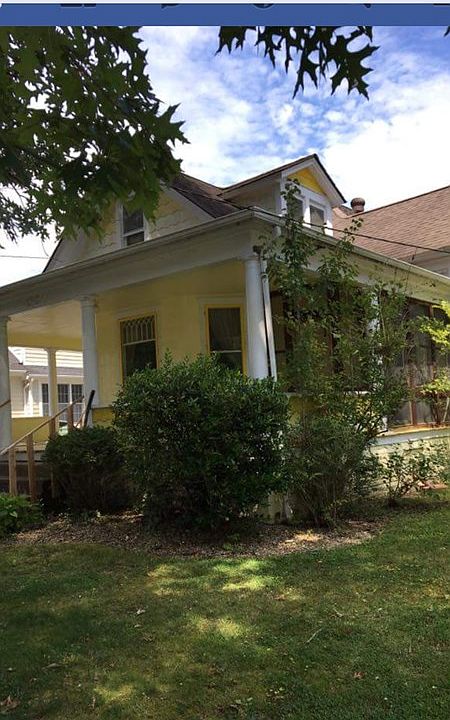 1st image of 221 4th St