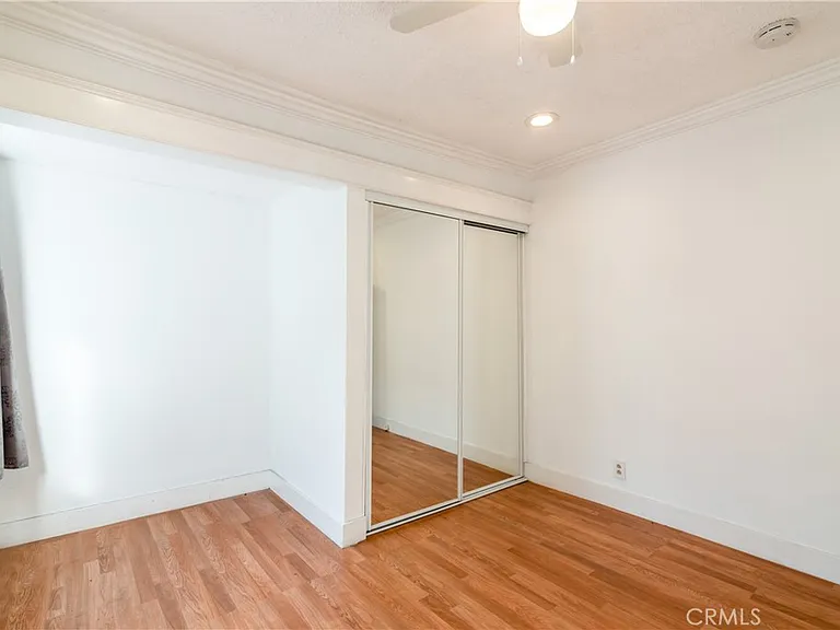 1125 N Heliotrope Dr — Photo 20