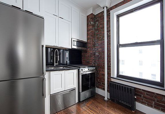 2nd image of 106 W 13th St APT 5