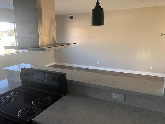 5th image of 5118 De Longpre Ave APT 301