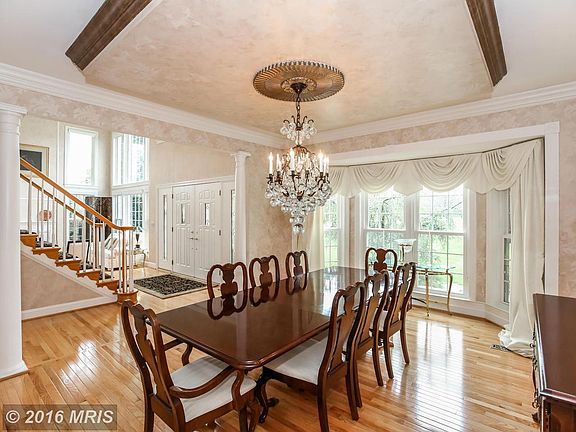 5th image of 17531 Applewood Ln