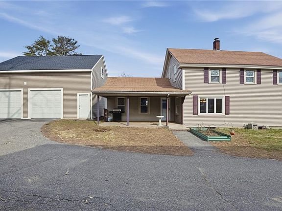 3rd image of 32 Broad St