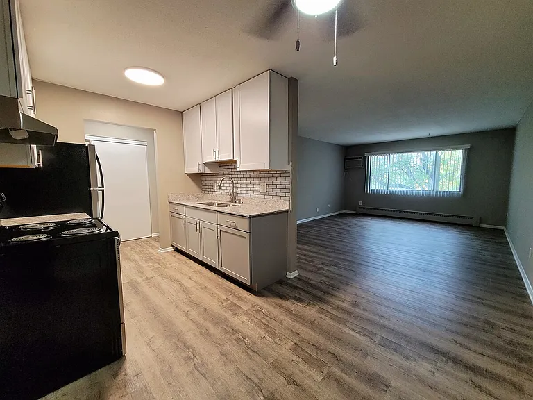 Marydale Lakeview Apartments — Photo 10