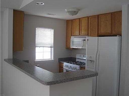 3rd image of 3193 Primrose Ln