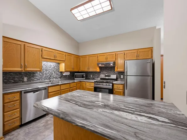 27699 Woodland Dr, Chisago City, MN 55013