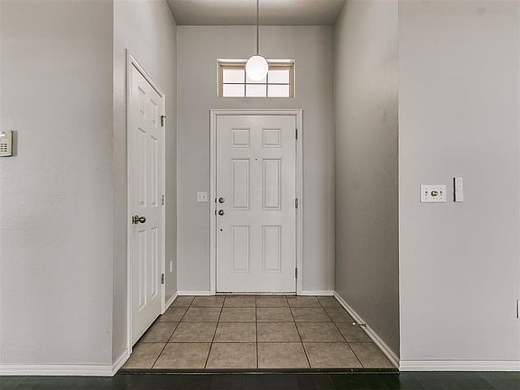 2nd image of 2716 SE 92nd Cir