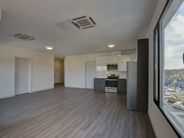 125 S Harrison St — Photo 9