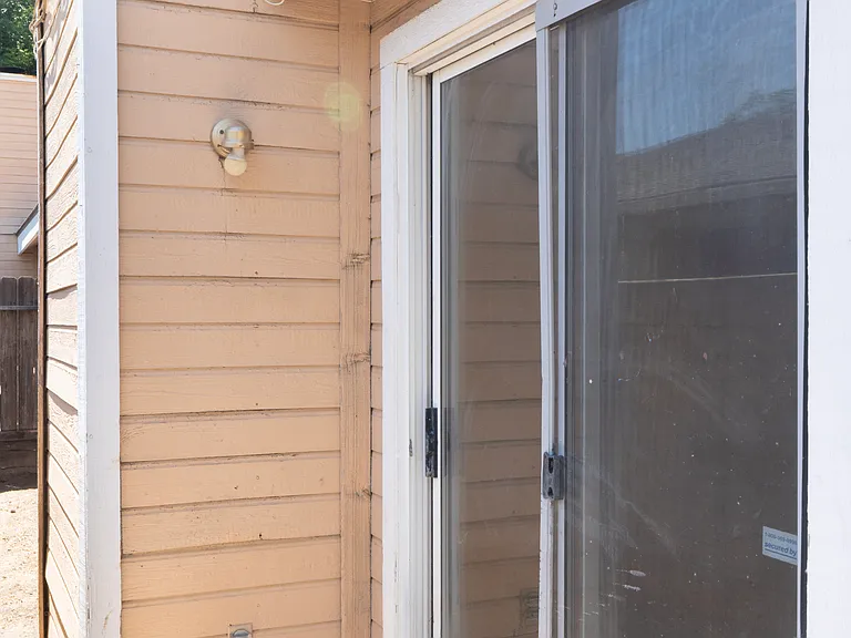 7010 N Thorne Ave #102 — Photo 9