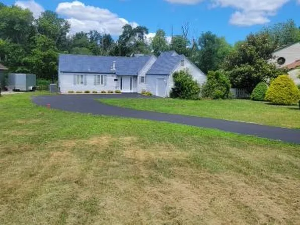 16 Greenfield Dr, Allentown, NJ 08501