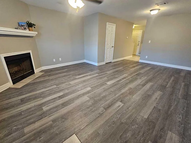 Royal Manor Townhomes — Photo 1