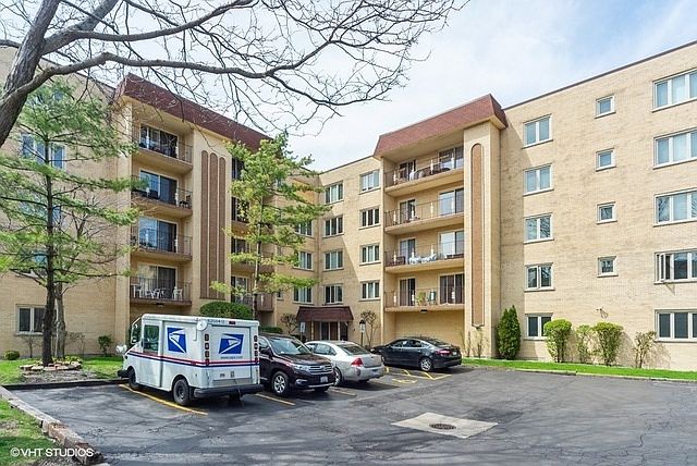 1st image of 6460 W Belle Plaine Ave APT 406