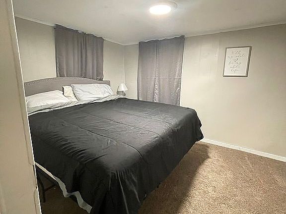 3rd image of 500 Paris Ave