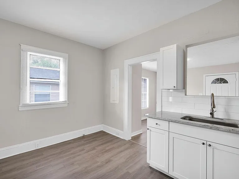 6418 Sapphire Dr — Photo 7