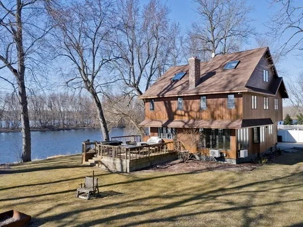 176 Dunn Rd, Longmeadow, MA 01106