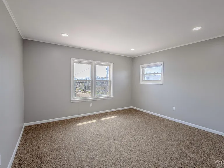 49 Riva Ave #2 — Photo 6