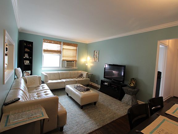 5th image of 7 Bryant Cres APT 1M