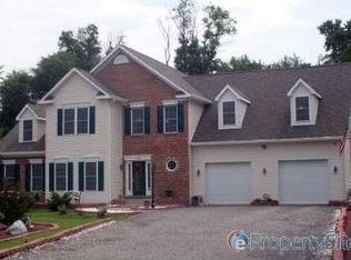 909 S Wieker Rd, Severn, MD 21144