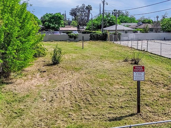5th image of 3004 N Maroa Ave