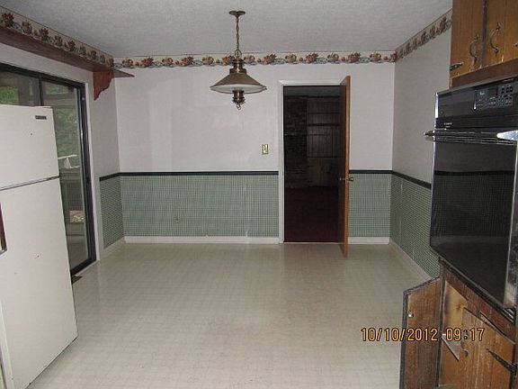 5th image of 904 Surry Dr