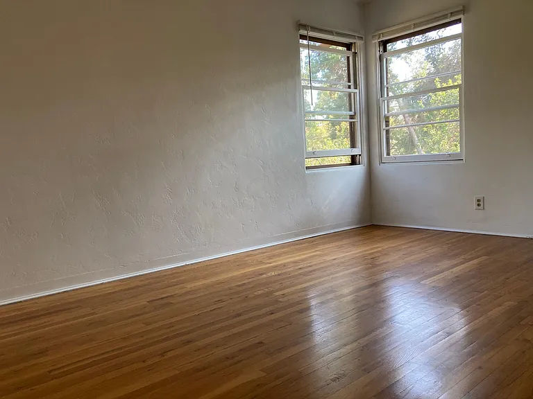 Living Lounging Area Unfurnished