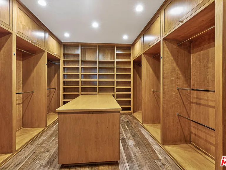 1120 El Medio Ave — Photo 18