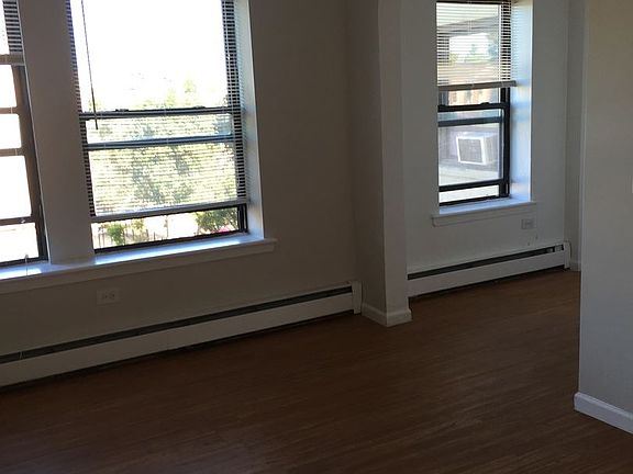 2nd image of 1528 W Morse Ave APT 507