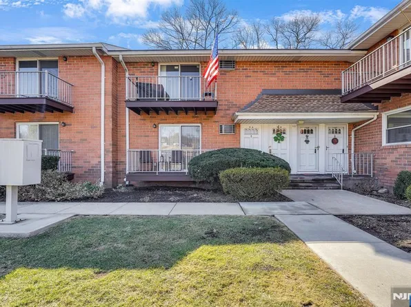 15 Cottage St APT 9A, Midland Park, NJ 07432