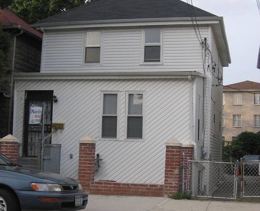1st image of 837 E 229th St