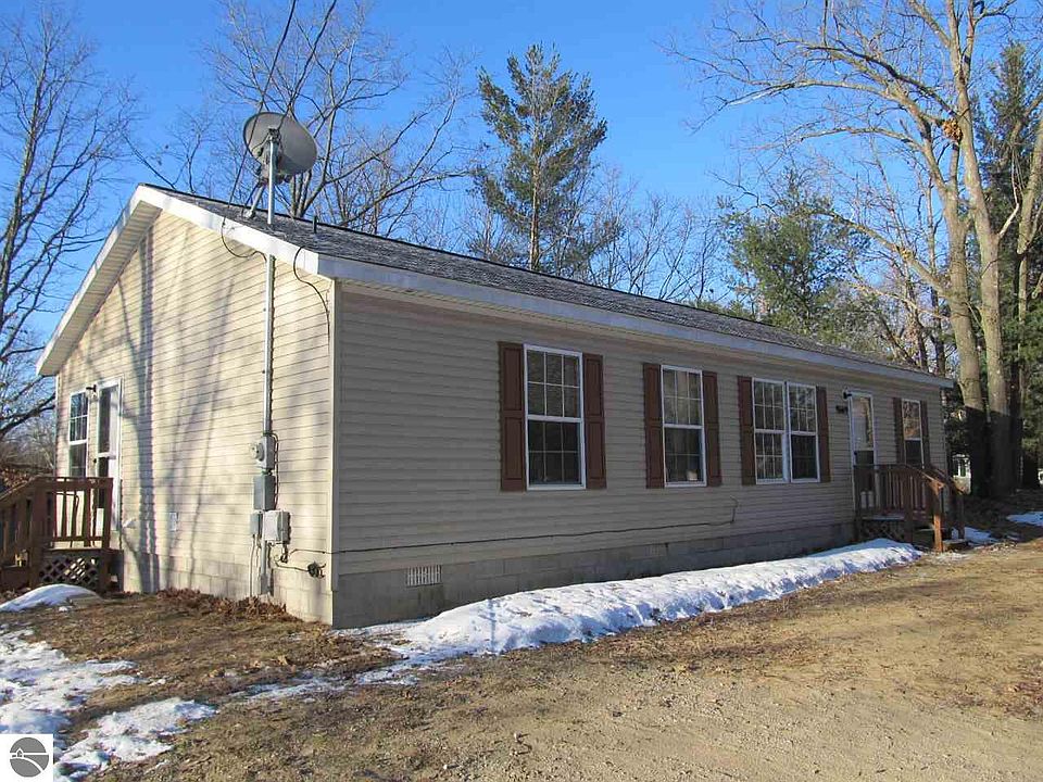 1st image of 9669 3rd St