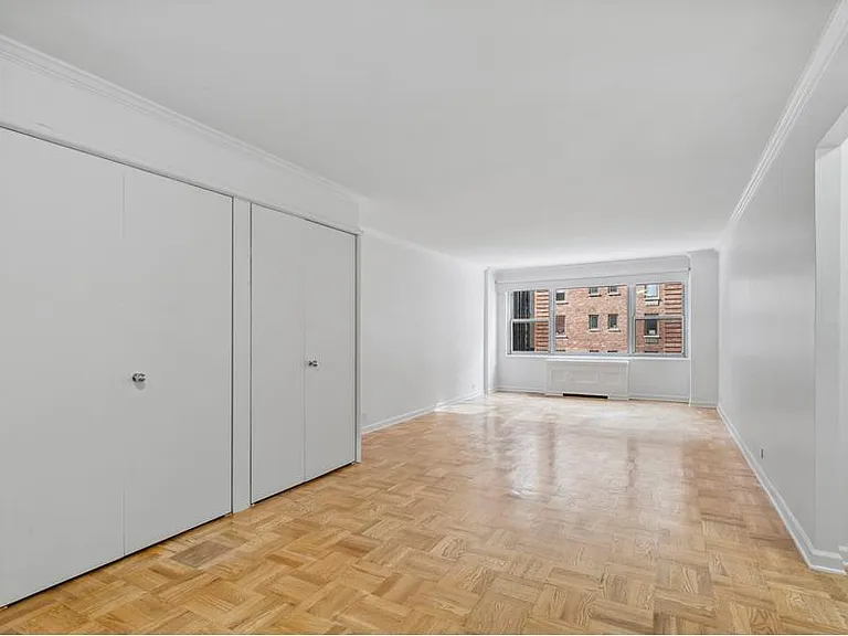 77 W 55th St #11F — Photo 4