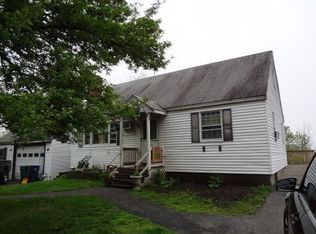 16 Hutchinson Dr, Hampton, NH 03842