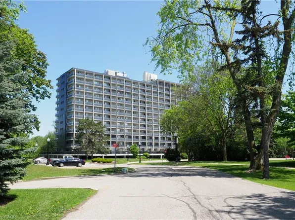 58 Bridgeport Rd E #806, Waterloo, ON N2J 4H5