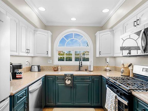 5th image of 9869 Aldergrove Ln