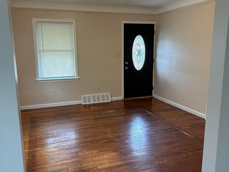4810 Ternes St — Photo 3