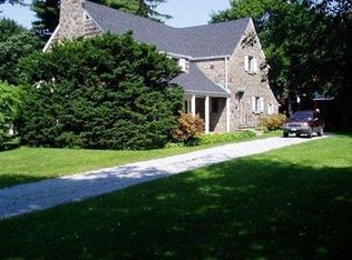 350 Stratton Rd, New Rochelle, NY 10804