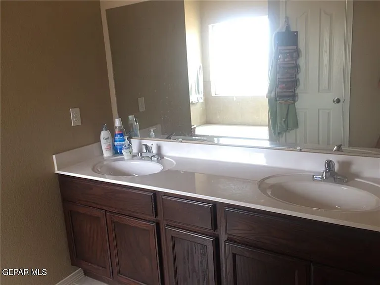 7008 Faxon Dr — Photo 28