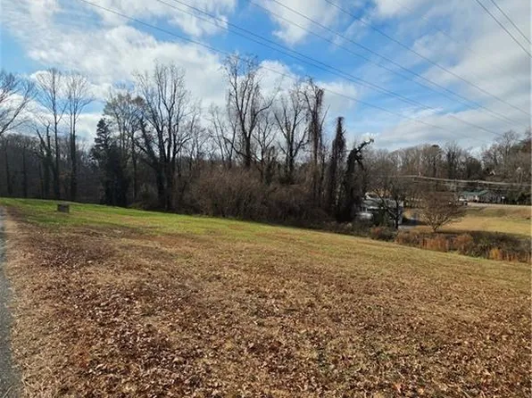 1711 Selma St, Winston Salem, NC 27107