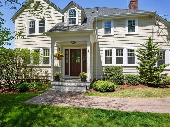 212 Hawthorne Ln, Concord, MA 01742