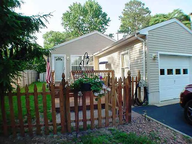 405 Anthony Ave photo 1