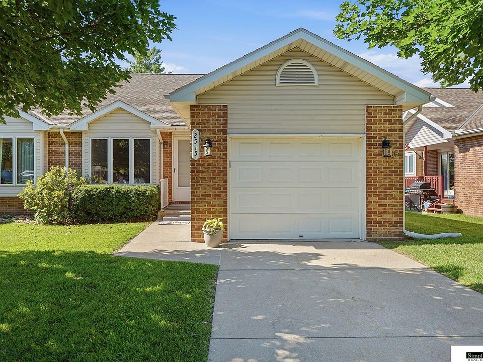 1st image of 2515 Hollyhock Cir #16