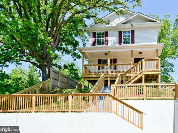 5008 B St SE, Washington, DC 20019