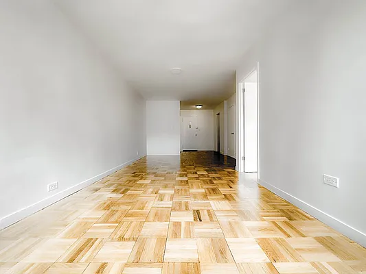 Rented by Manhattan Realty Group | media 21