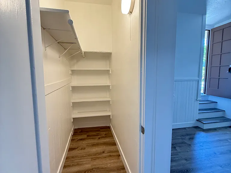 657 Everett Ave #7 — Photo 16