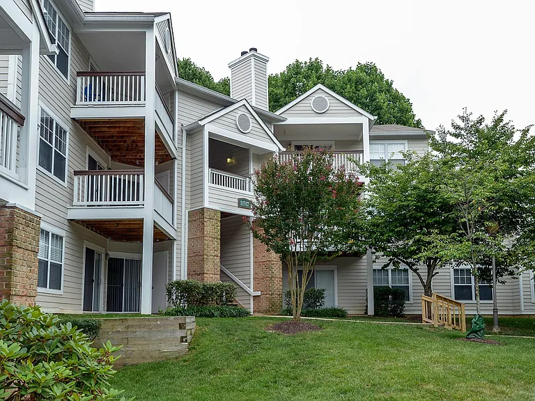 Halstead Reston — Photo 25