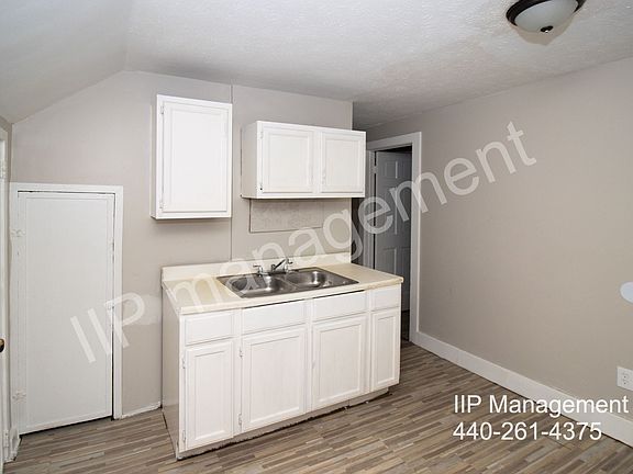 5th image of 3926 Woodbridge Ave