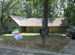 215 Skyland Dr, Roswell, GA 30075