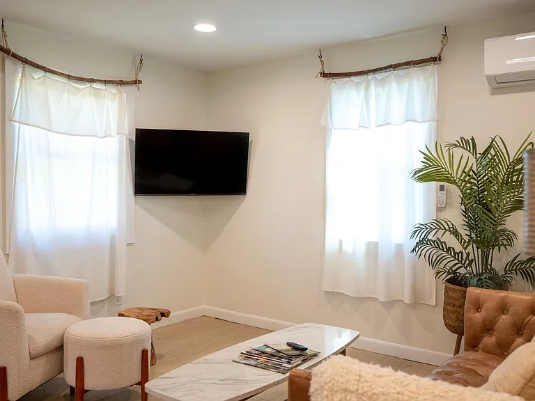 435 Reems Creek Rd — Photo 15