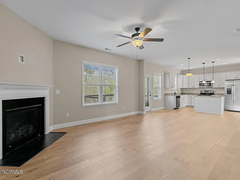 204 Sandy Springs Rd — Photo 13