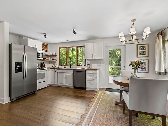 5th image of 174 Balsam Ln